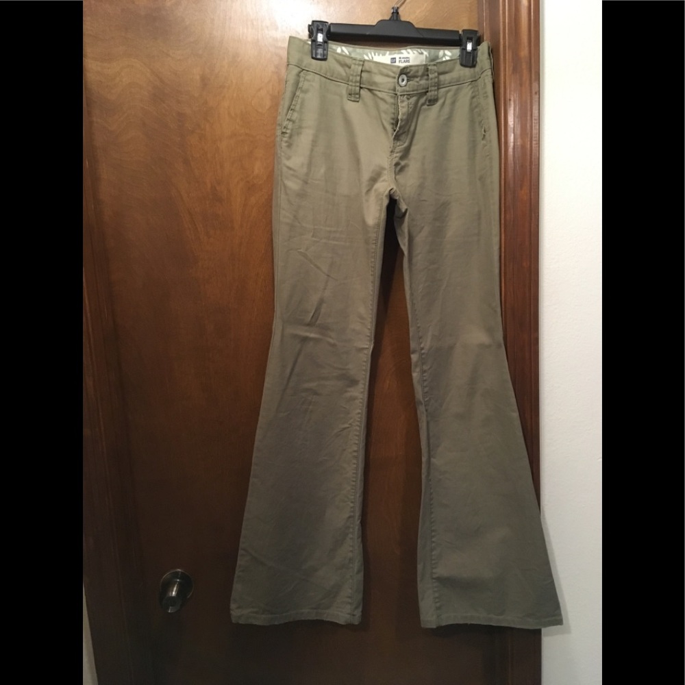 Gap fit and flare pants